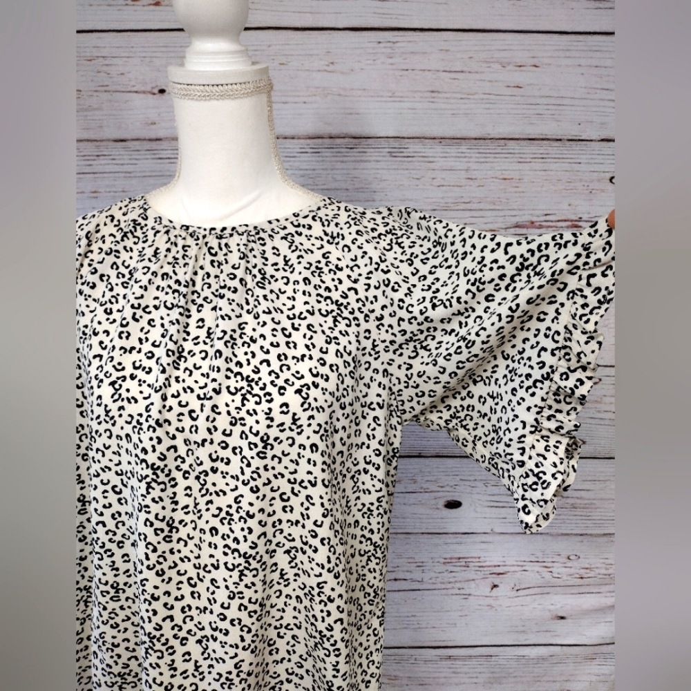 Doe & Rae Animal Print Blouse - Picture 5 of 10